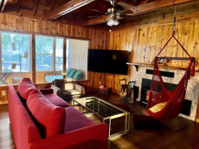 Serene and Magical Cabin w/Barrel Sauna and Fireplace